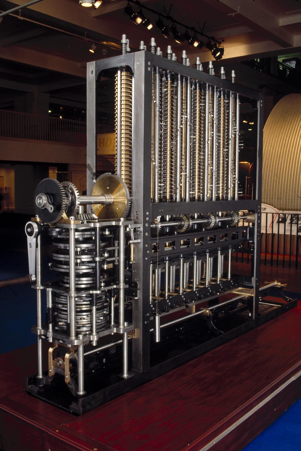 photographie de la machine à différence imaginée par Charles Babbage en 1882 et finalement construite en 1991